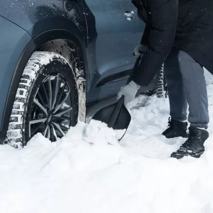 Лопата автомобильная Denzel, 230х290х690мм, сверхпрочный полиамид, 61670 купить в Ижевске