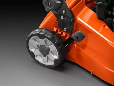 Газонокосилка бензиновая Husqvarna LC 551SP. Профи самоходная KawasakiFJ180 купить в Ижевске