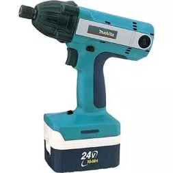 Аккумуляторный ударный шуруповерт Makita BTD 200 S