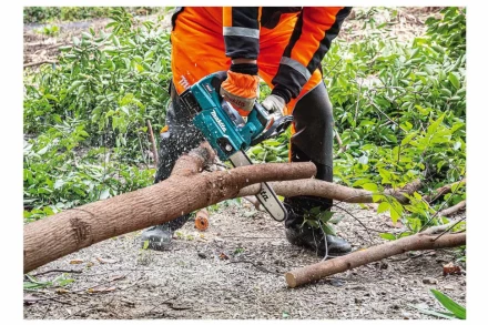 Аккумуляторная цепная пила 40v,  шина 35см Makita UC004GZ (без АКБ и ЗУ) купить в Ижевске