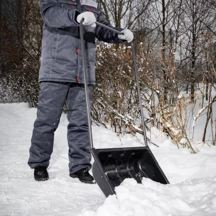 Движок для уборки снега пластиковый Сибртех, 570 х 470 х 1300 мм, стальная рукоятка, Россия, 615925 купить в Ижевске