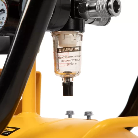 Компрессор безмасляный, малошумный Denzel DLS 3300/100, 3300 Вт,3x1100, 100 л, 570 л/мин ,блок управления купить в Ижевске