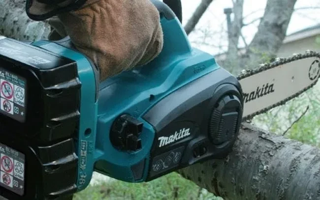 Аккумуляторная цепная пила Makita DUC302RF2 (2*3Ач, ЗУ) купить в Ижевске