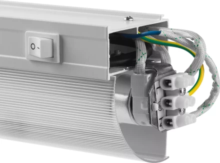 Светильник люминесцентный СВЕТОЗАР модель &quot;СЛУ-115&quot; с плафоном и выключателем, угловой, лампа Т8, 502x54x74мм, 15Вт SV-57587-15 купить в Ижевске