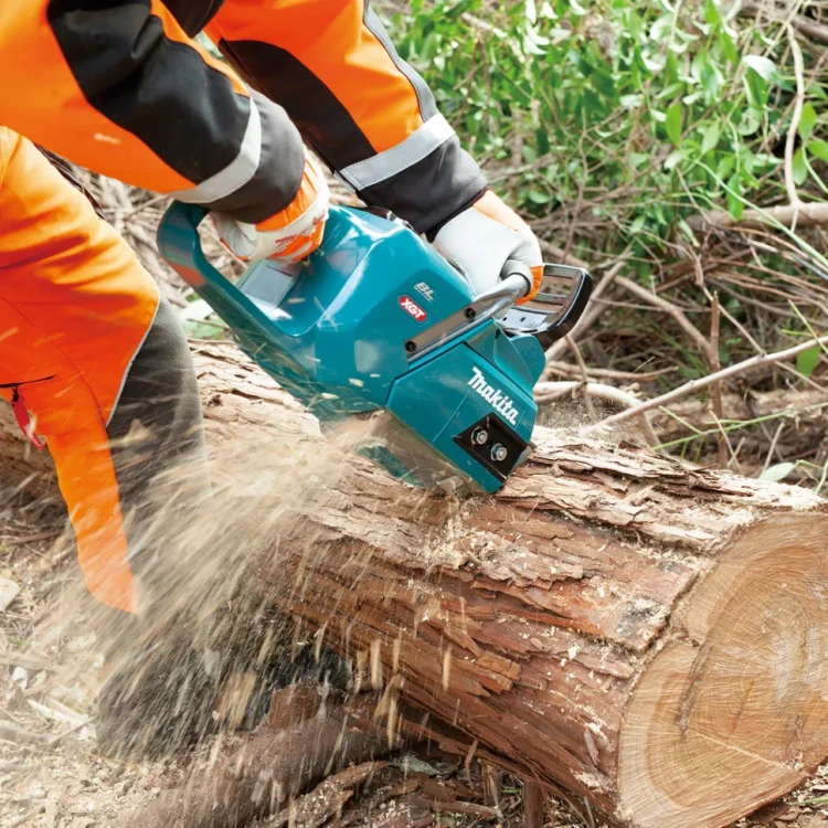 Аккумуляторная цепная пила 40v, шина 40см Makita UC012GZ (без АКБ и ЗУ) купить в Ижевске