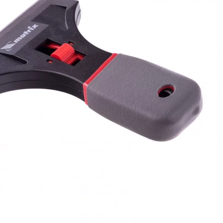 Скребок с обрезиненной рукояткой выдвижное сменное лезвие Matrix 79548 купить в Ижевске