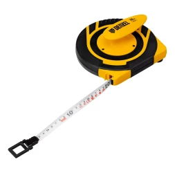 Рулетка геодезическая Denzel 30 м х 15 мм, закрытый корпус, фиберглассовая лента 31291