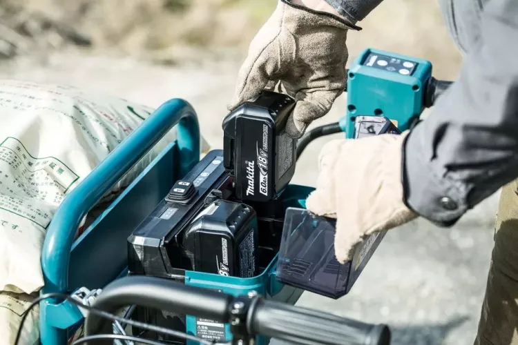 Аккумуляторная тележка Makita DCU180Z (без АКБ и ЗУ) купить в Ижевске