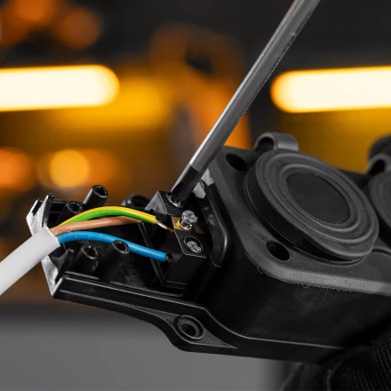 Шнур сетевой Denzel Energy Series, ПВС, 1,5 м, 3 x 1 мм, с неразборной вилкой, белый, 3 м, 37662 купить в Ижевске