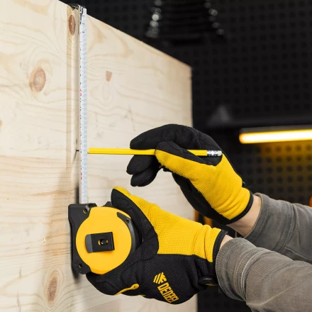 Рулетка Denzel 8м х 25мм, двухкомп. корпус, магнитный обрезиненный зацеп, 31533 купить в Ижевске