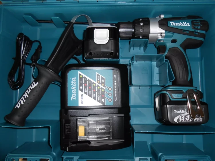 Аккумуляторная дрель-шуруповерт Makita BHP448RFE купить в Ижевске