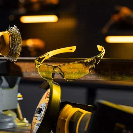 Очки защитные открытые Denzel 89192, поликарбонатные, желтая линза, 2х комп.дужки купить в Ижевске