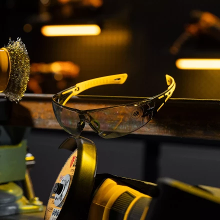 Очки защитные открытые Denzel 89193, поликарбонатные, дымчатая линза, 2х комп.дужки купить в Ижевске