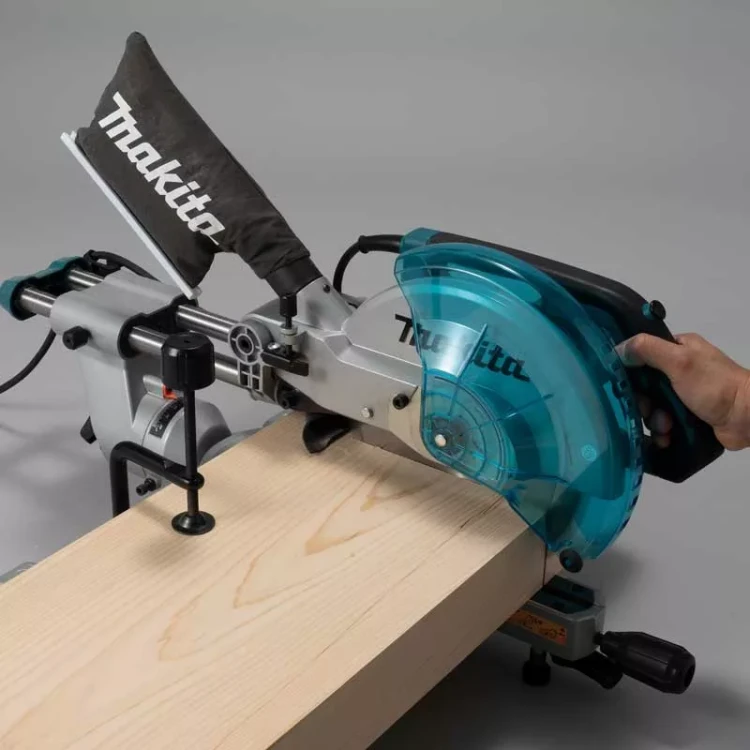 Торцовочная пила с протяжкой 1450Вт 260мм Makita LS1110F купить в Ижевске