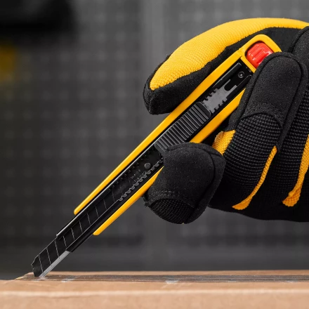 Нож Denzel, 9 мм, сменное лезвие, SK4, алюминиевый корпус, торцевой зажим, 78901 купить в Ижевске