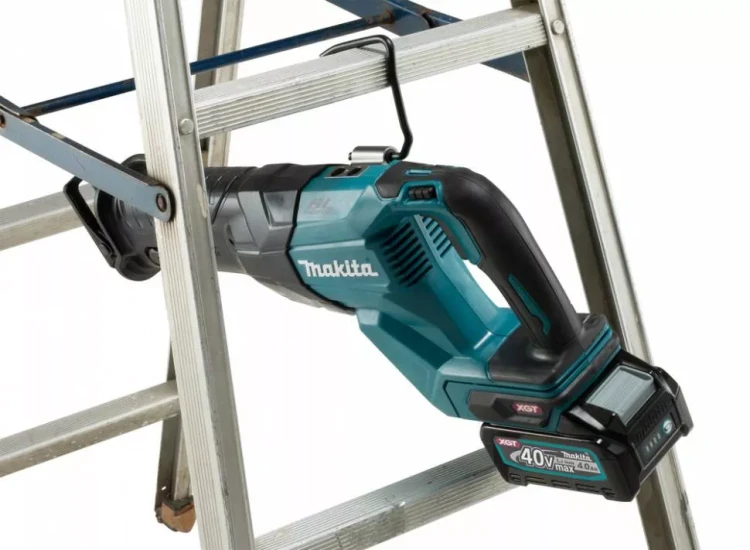 Аккумуляторная сабельная пила Makita XGT JR001GM201 купить в Ижевске