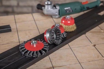 Кордщетка HAMMER тарелка 115мм для УШМ витая сталь (207-112) купить в Ижевске