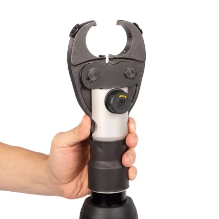 Пресс гидравлический аккумуляторный КВТ ПГРА-СО-32 для монтажа фитингов на трубы PEX, медные и из нержавеющей стали (89617) купить в Ижевске