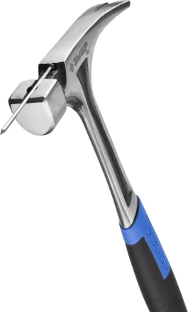 Молоток-гвоздодер ЗУБР &quot;ПРОФЕССИОНАЛ&quot; цельнокованый с магнитом и двухкомпонентной рукояткой, 580г 20258-580 купить в Ижевске