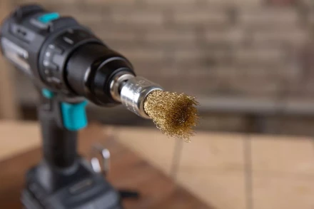 Кордщетка HAMMER кисть 25мм для дрели гофрированная латунированная сталь (207-210) купить в Ижевске