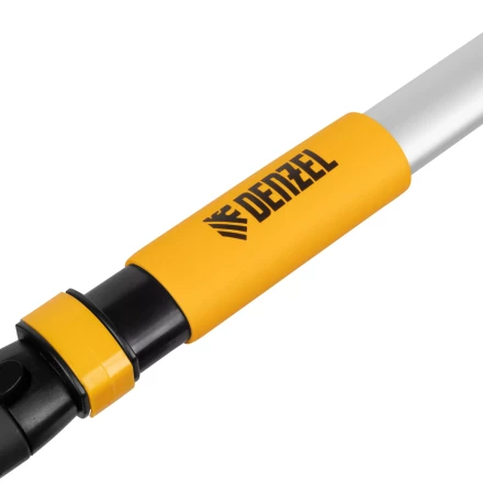 Щетка-сметка со скребком, телескоп, поворотная голова, 750-1120 мм Denzel 55326 купить в Ижевске