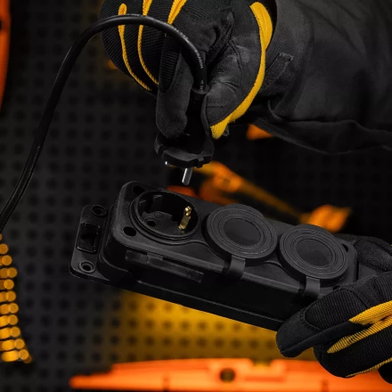 Удлинитель-шнур силовой Denzel Top Series, КГТТ, 20м, 3 розетки, 3 x 1,5 мм, 3 м 37422 купить в Ижевске