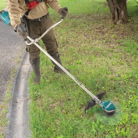 Аккумуляторная травокосилка (триммер) 40V XGT UR002GZ05 (без АКБ и ЗУ) купить в Ижевске