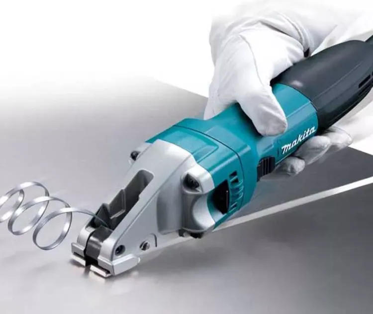 Шлицевые ножницы по металлу Makita JS1601 купить в Ижевске