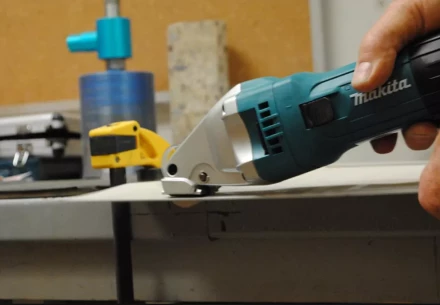 Шлицевые ножницы по металлу Makita JS1601 купить в Ижевске