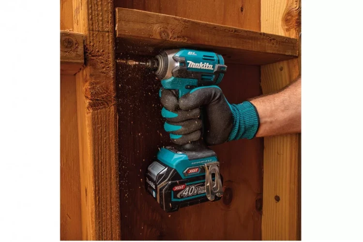 Бесщеточный 40V ударный шуруповерт (импакт) Makita TD003GA201 купить в Ижевске