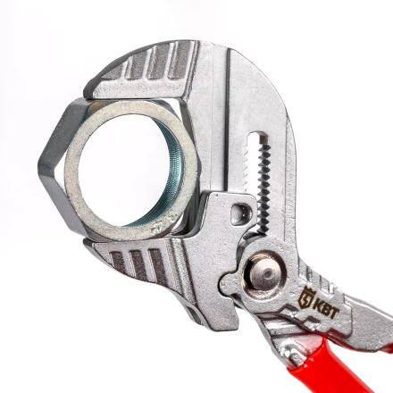 Клещи переставные — гаечный ключ КВТ 180 мм с кнопочной самофиксацией (82147) купить в Ижевске