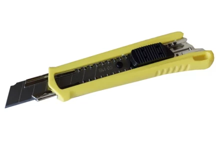 Нож со сменным лезвием 18 мм пластиковый корпус Энкор 9668 9668 купить в Ижевске