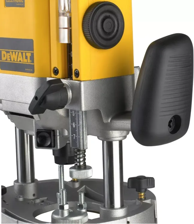 Фрезер DeWalt DW 625E купить в Ижевске
