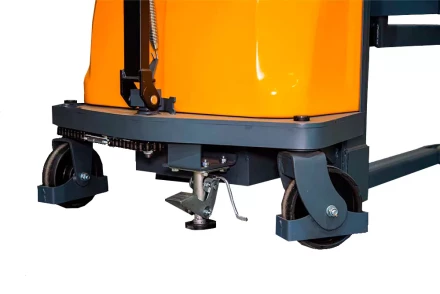 Штабелер гидравлический с электроподъемом 1,5 т 3,0 м XILIN CDD15B-E с раздвижными вилами 1009595 купить в Ижевске