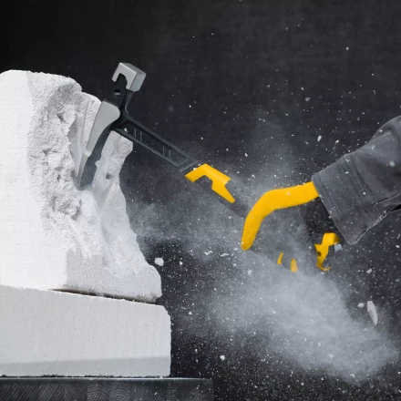 Молоток каменщика Denzel 10633, 680 г, цельнокованый, двухкомпонентная обрезиненная рукоятка купить в Ижевске