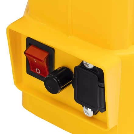 Опрыскиватель ранцевый аккумуляторный Denzel D-12LA, 12 л, 12 В, 8 Ач 64788 купить в Ижевске