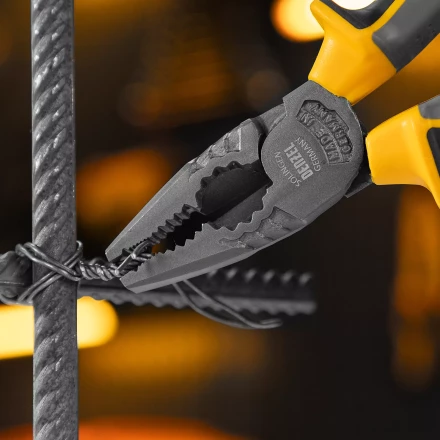 Плоскогубцы комбинированные 205 мм Denzel 17082, трехкомпонентные рукоятки купить в Ижевске