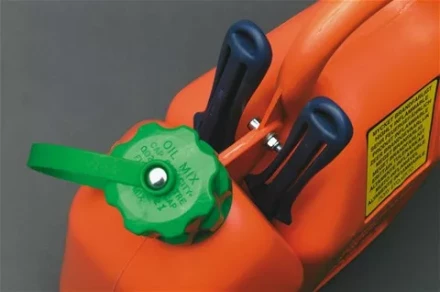 Канистра комбинированная 6 и 2.5 л купить в Ижевске