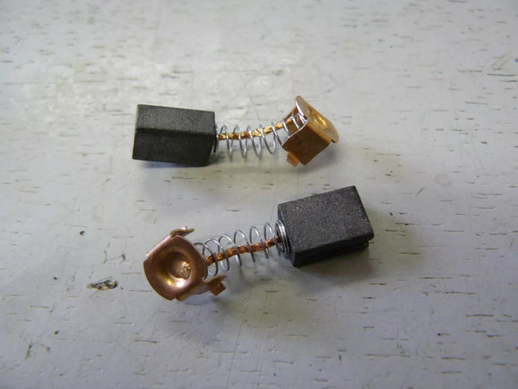 Щетка графитовая (пара) 11x5x8 Применение купить в Ижевске