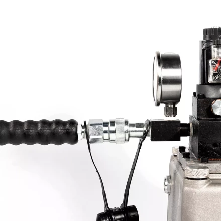 Насосная гидравлическая станция КВТ ПМЭ-7020у объем маслобака 2.0 л с удержанием (79664) купить в Ижевске