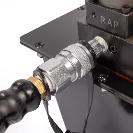 Насосная гидравлическая станция КВТ ПМЭ-7100У объем маслобака 10.0 л с удержанием (230 В/50 Гц) (91799) купить в Ижевске