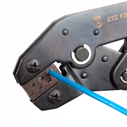 Пресс-клещи КВТ СТС+5 с 5 матрицами для опрессовки автоклемм, втулочных, изолированных и неизолированных наконечников (набор) (86875) купить в Ижевске