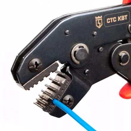 Пресс-клещи КВТ СТС+5 с 5 матрицами для опрессовки автоклемм, втулочных, изолированных и неизолированных наконечников (набор) (86875) купить в Ижевске