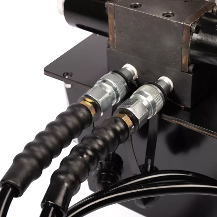 Насосная гидравлическая станция двухканальная КВТ ПМЭ-7100-К2 объем маслобака 10.0 л (230 В/50 Гц) (91800) купить в Ижевске