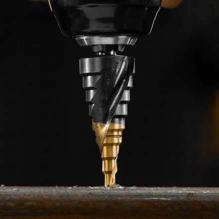 Сверло ступенчатое Denzel 723603 4-6-8-10-12-14-16-18-20 мм, Р6М5, 6-гр. хвостовик купить в Ижевске