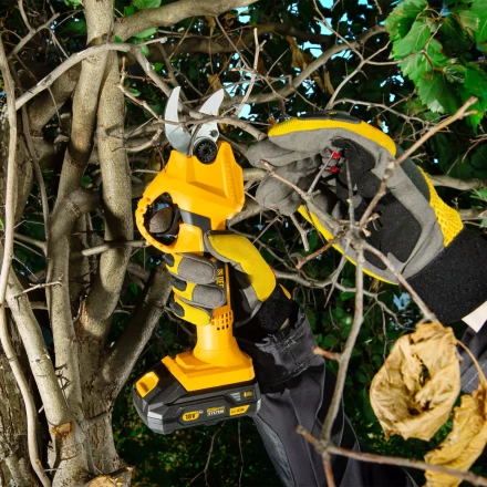 Секатор аккумуляторный Denzel CP-30 59435, 18В Li-Ion купить в Ижевске