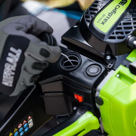 Пила цепная бензиновая Сибртех БП-5245 95209, 52 см3, шина 45 см, шаг 0.325, паз 1,5 мм, 72 звена купить в Ижевске