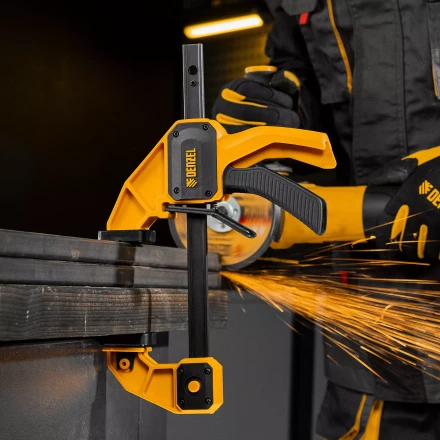 Струбцина F-образная Denzel, быстрозажимная, 150 х 80 мм, усиленный нейлоновый корпус 20505 купить в Ижевске