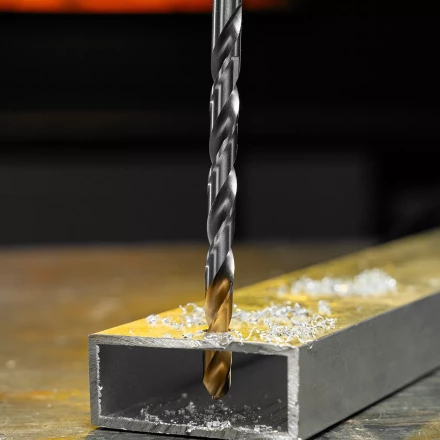 Сверло спиральное по металлу Denzel, 8 х 165 мм, Р6М5, Golden Tip, удлиненное, 718260 купить в Ижевске