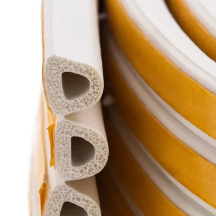 Уплотнитель резиновый, 24 м, профиль &quot;D&quot;, белый Сибртех 88903 купить в Ижевске